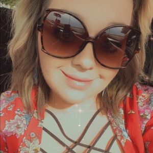 Meet your Posher, Madison